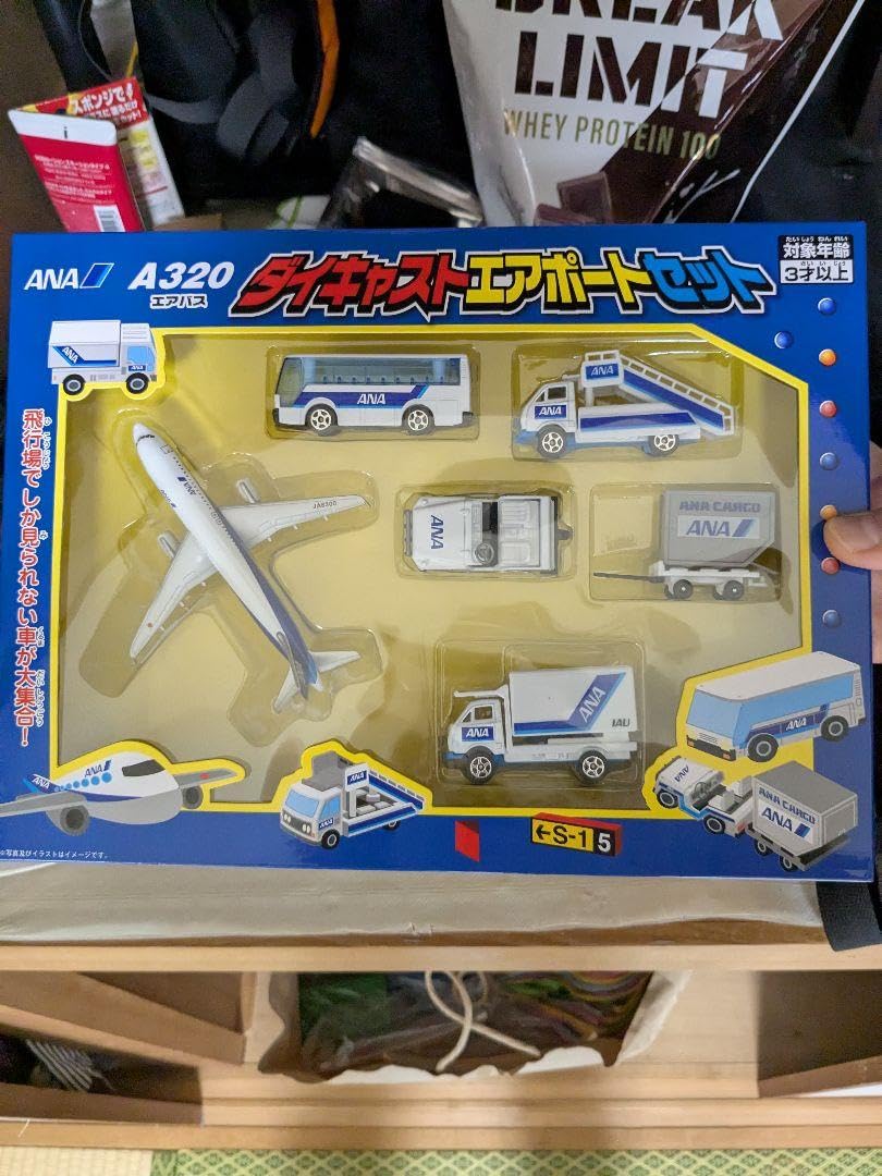 Amazon.co.jp: ANA ダイキャストエアポートセット トミ 飛行機